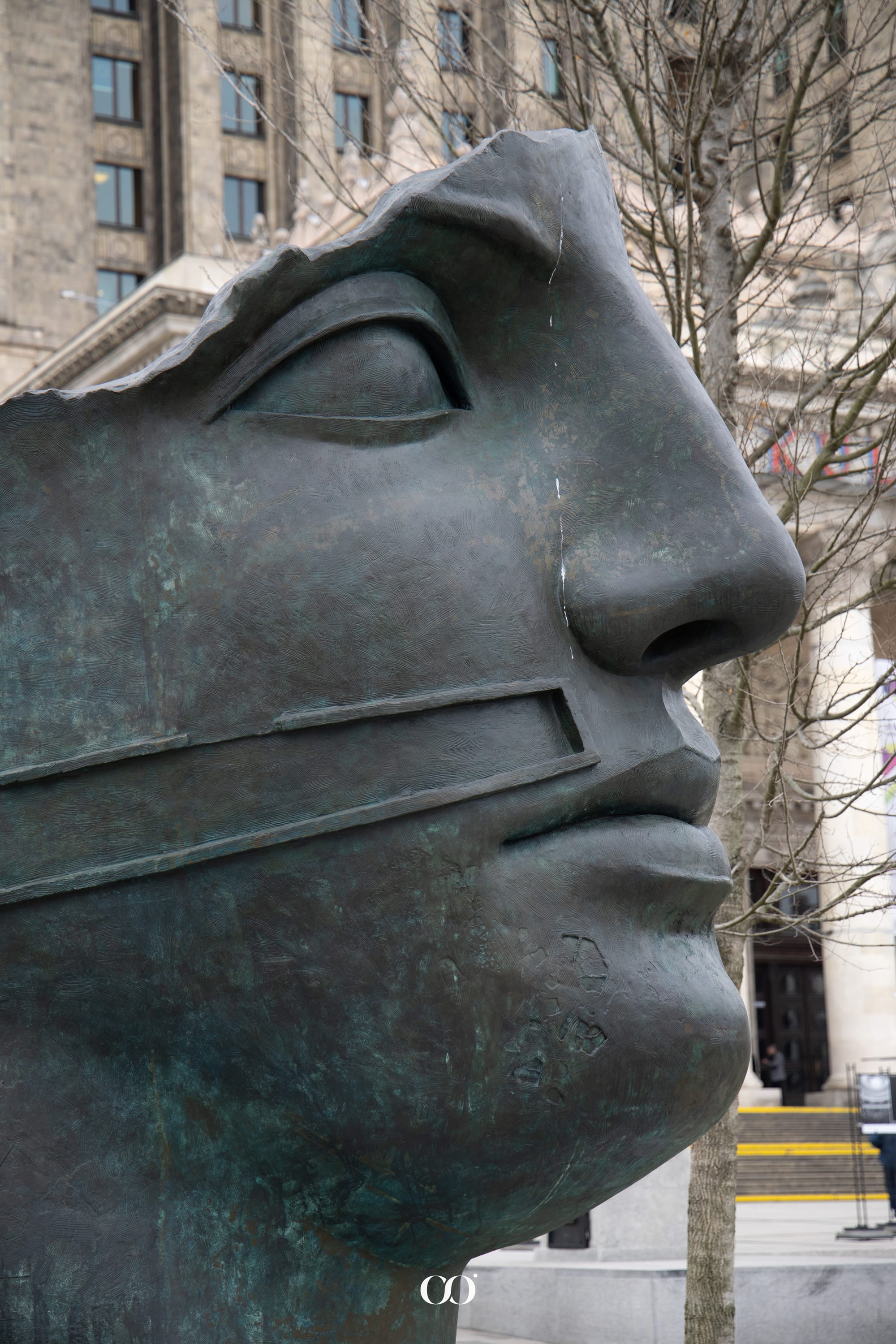 Tindaro sculpture, Igor Mitoraj, Plac Defilad, co zobaczyć w Warszawie, public art, sztuka, polish sculptor, polski artysta, rzeźba, Warszawa, discover warsaw, warsaw guide