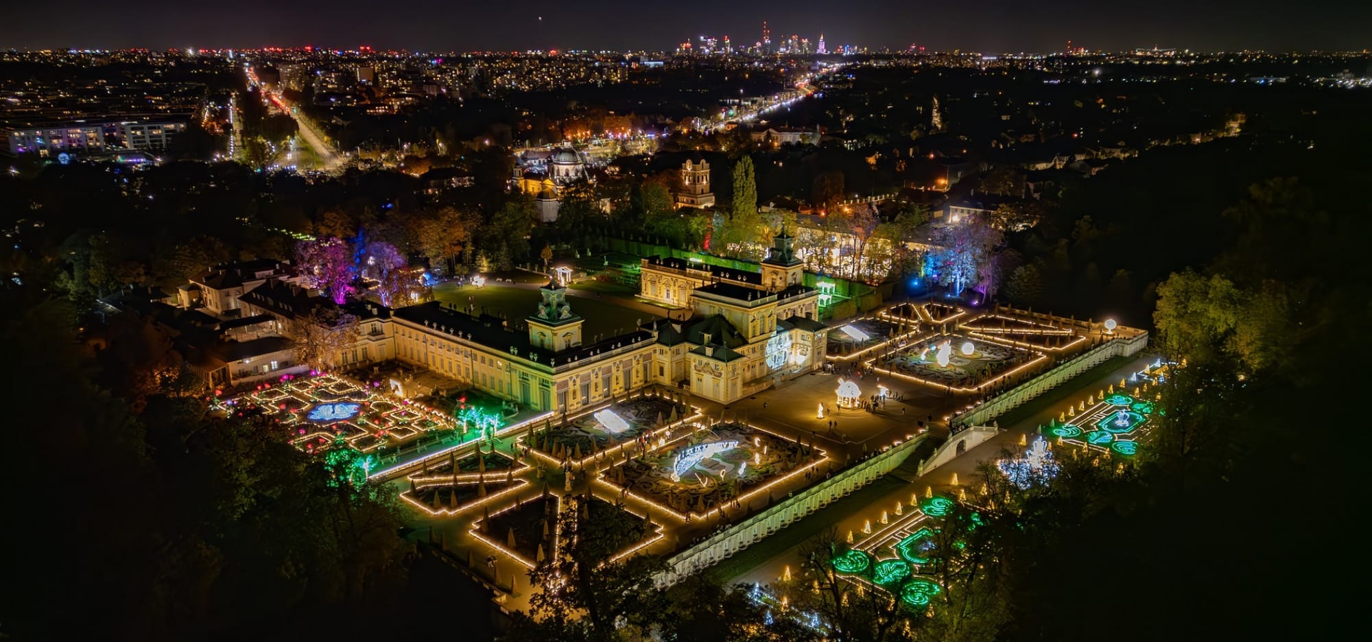 ogród świateł Wilanów, gdzie pójść w warszawie, pałac w Wilanowie, christmas marker in warsaw, jarmark świąteczny w warszawie, boże narodzenie, warsaw guide, discover warsaw, warsawslook