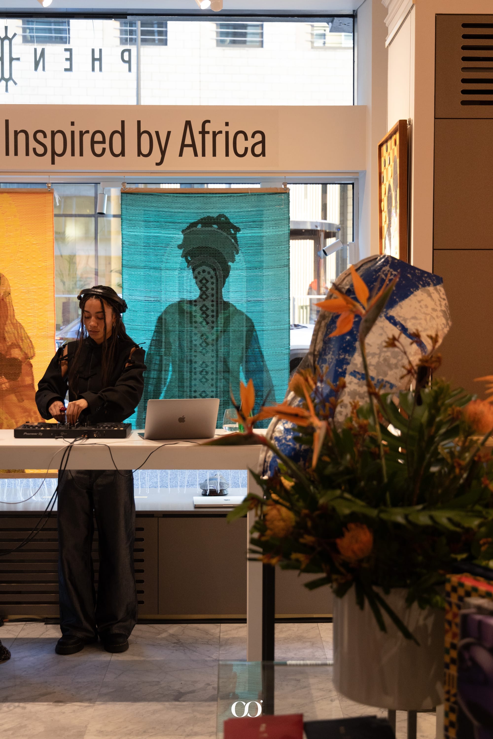 Omenaa Mensah, Phenomenaa Gallery, Warsawslook, warsaw guide, art gallery, galeria sztuki w warszawie, co zobaczyć w warszawie, warszawski przewodnik, contemporary art, African art